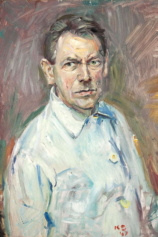 Självporträtt av Kurt Schwitters utförd i olja med grova penseldrag. Han är klädd i vit skjorta och har blicken mot betraktaren.