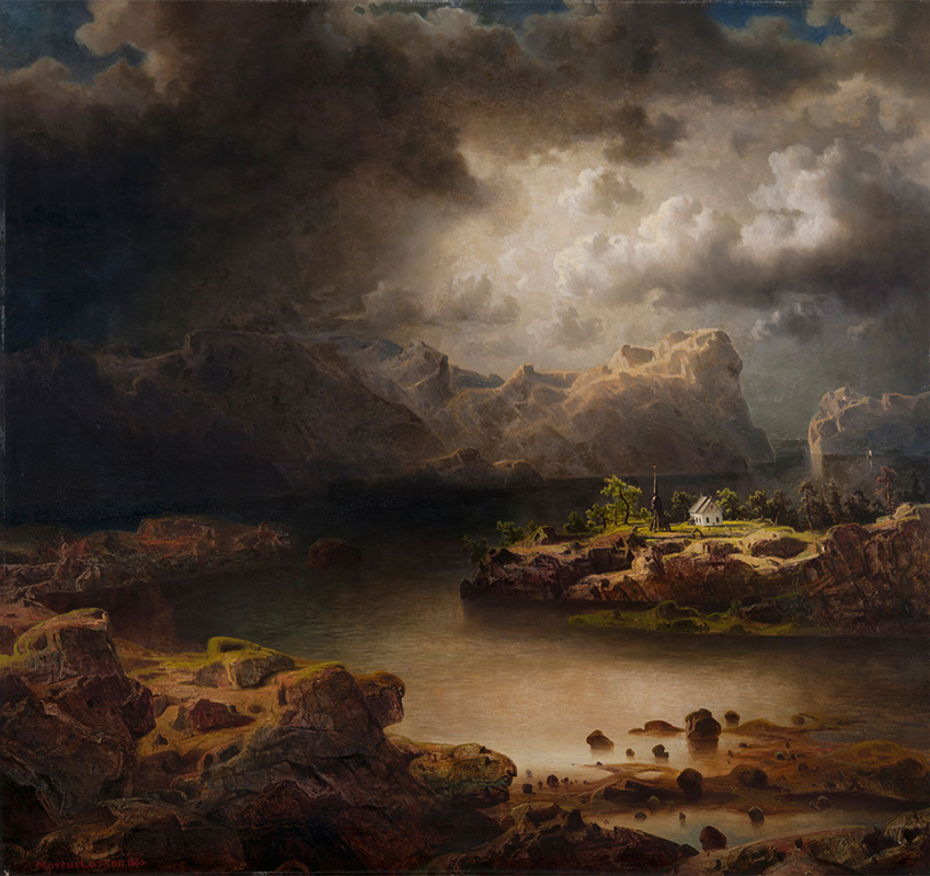 Målning av ett bergigt landskap med dramatiska moln, mörkt vatten och en liten vit kyrka.